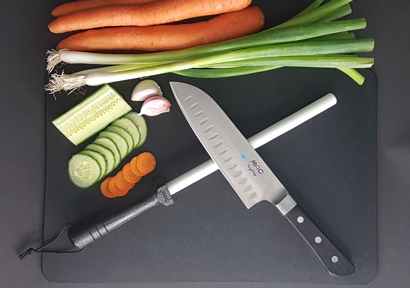 MAC Professioinal Santoku Messer MSK-65 Japan mit Kullen