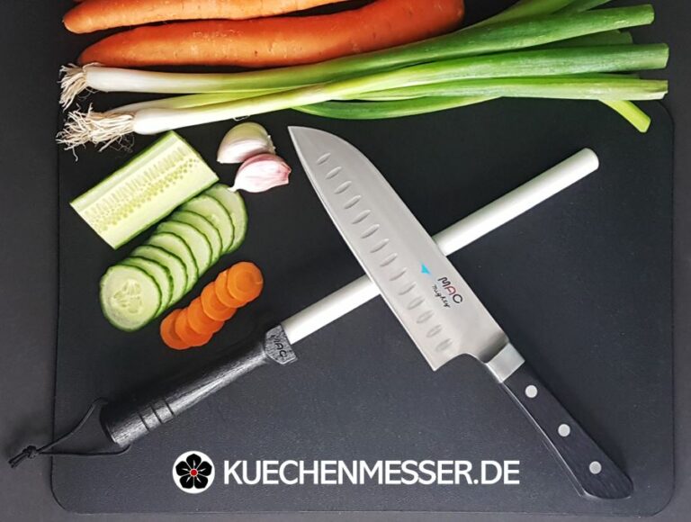 MAC Professional Santoku Messer und Schleifstab Slider